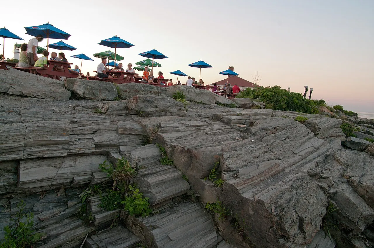 Best Lobster Shacks in Maine 2026: Top Lobster Rolls & Seafood